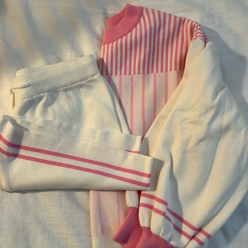 Moment Sweater and Shirts Set